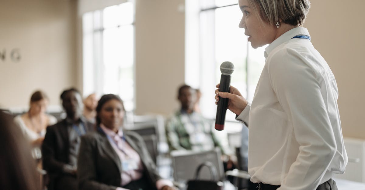 公共场合是否应该禁止香烟？